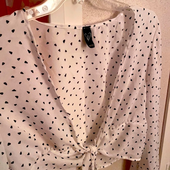 White Windsor Blouse (Size: Small) - Picture 2 of 2